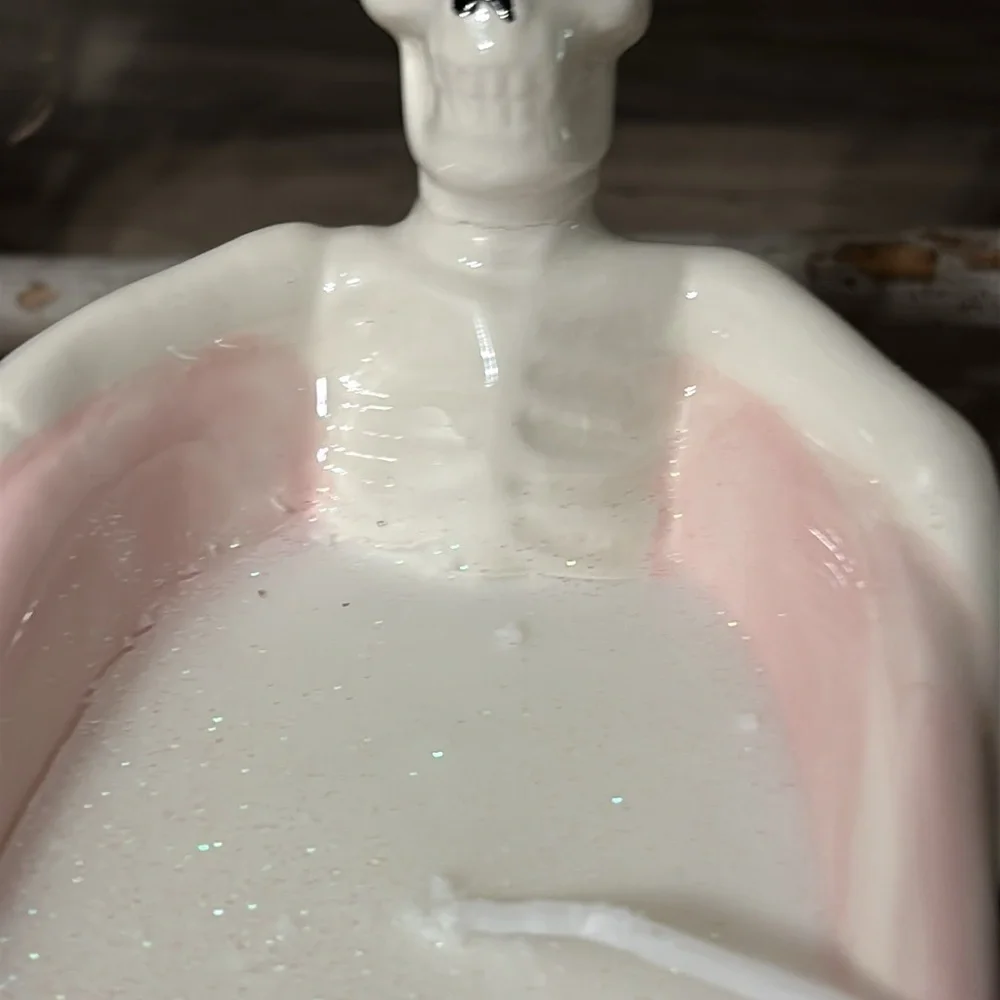NEW Skull & Bones Skeleton in a Pink Bathtub Summerween Halloween Candle